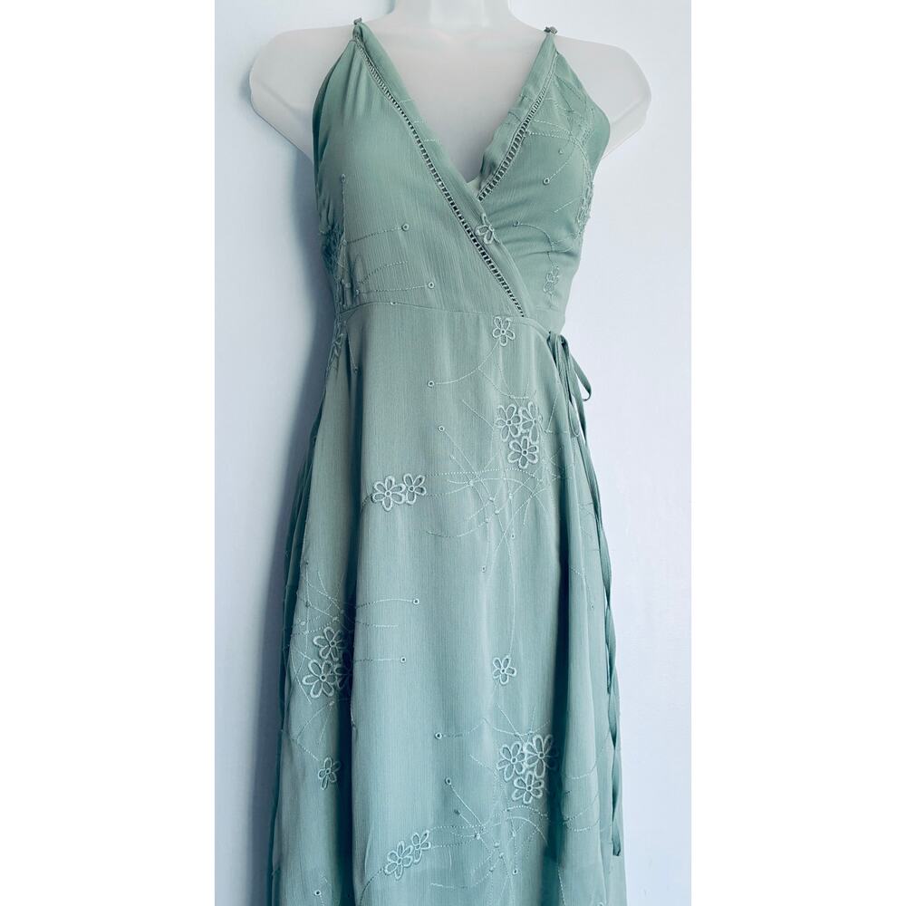 ASTR‎ The Label Embroidered Floral Wrap Maxi Dress Medium